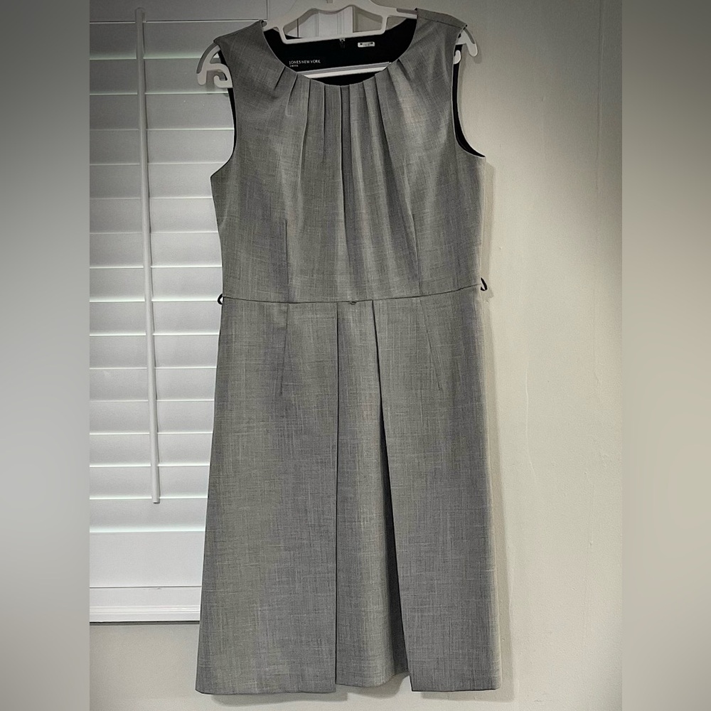 Jones New York Dress size 10 gray